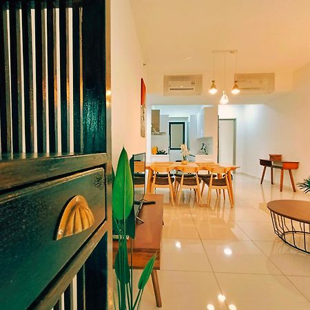 Beacon Executive Suite At Georgetown For 10Pax And 2 Bed Room Ngoại thất bức ảnh