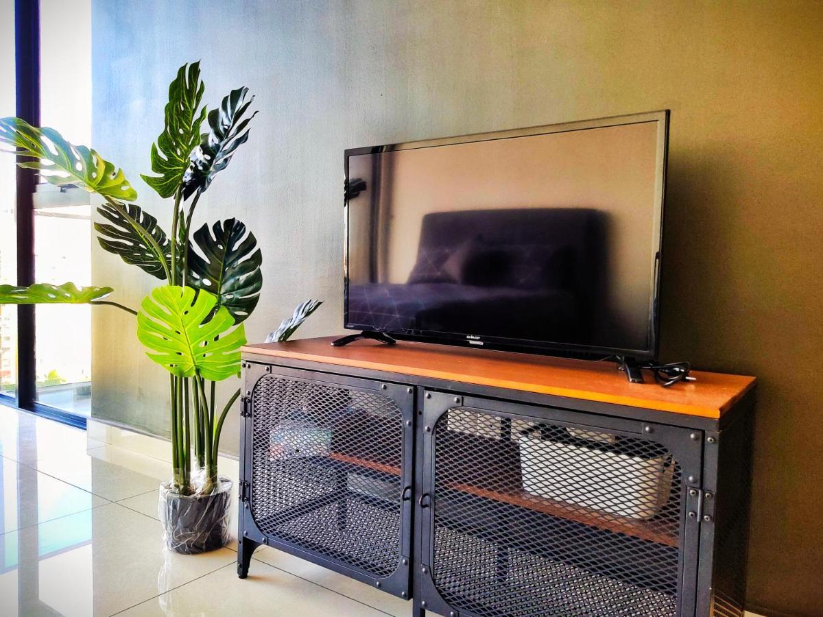 Beacon Executive Suite At Georgetown For 10Pax And 2 Bed Room Ngoại thất bức ảnh