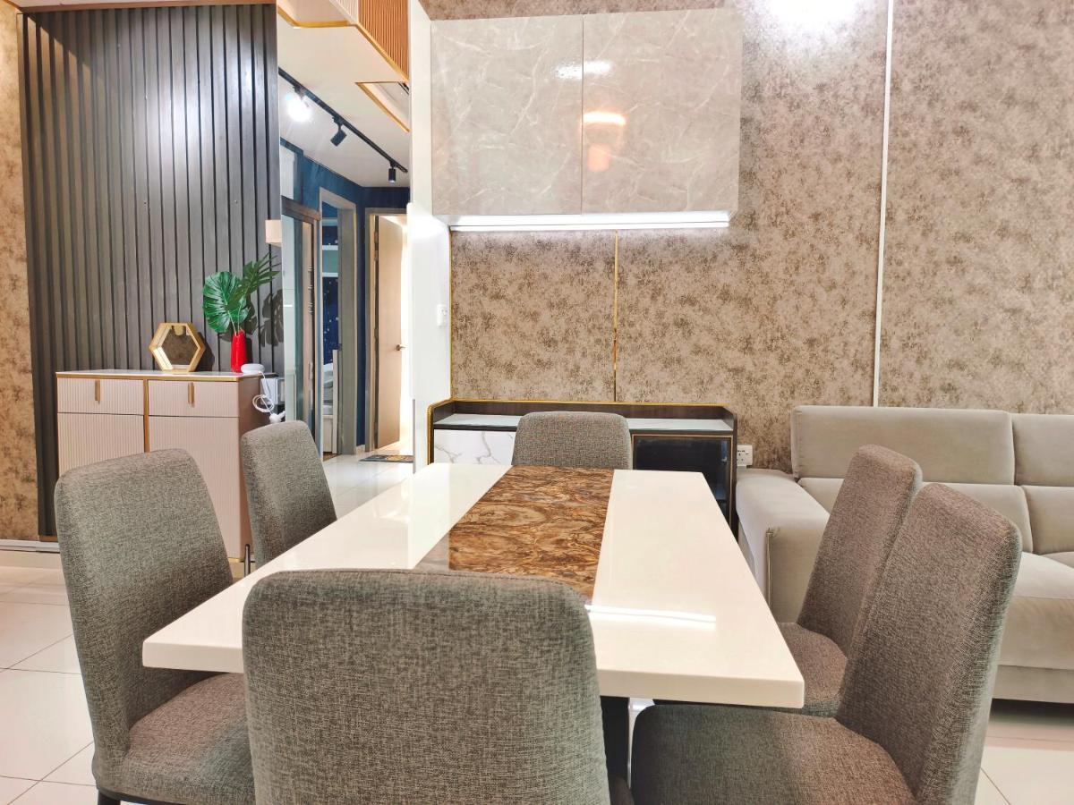 Beacon Executive Suite At Georgetown For 10Pax And 2 Bed Room Ngoại thất bức ảnh